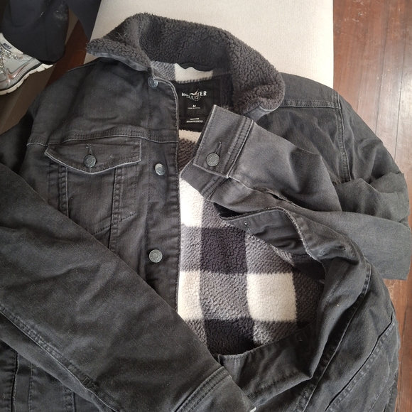 Hollister Men's Black Denim Jacket - Picture 2 of 4